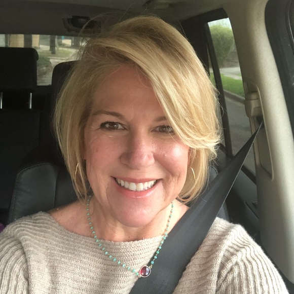 Meet your Posher, Tiffany - Picture 1 of 1